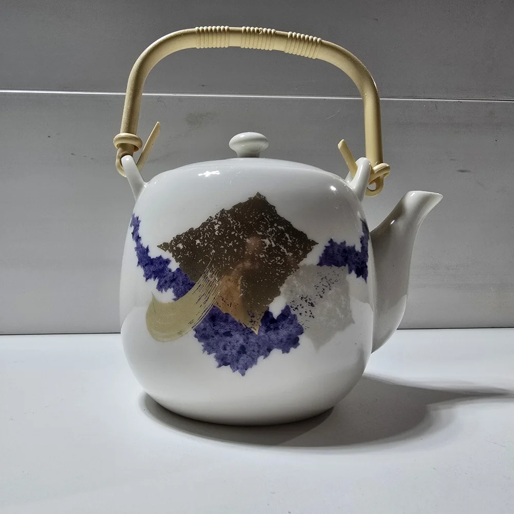 Tea Kettle And Tea Cups - Picture 2 of 14